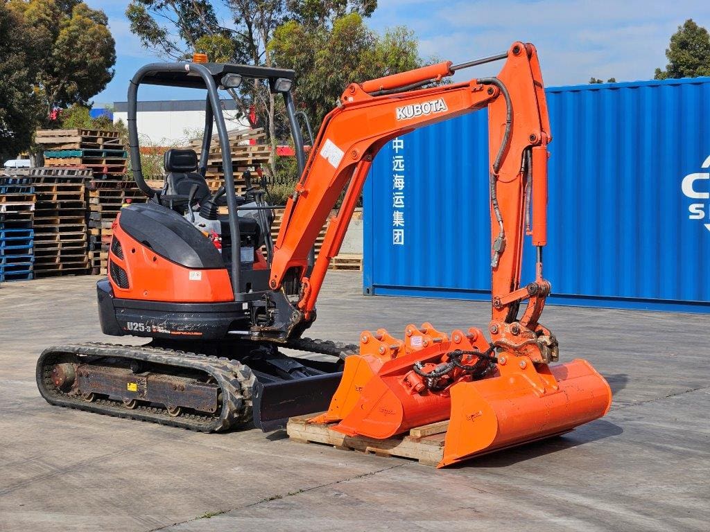Kubota 2.8 ton Excavator Townsville hire